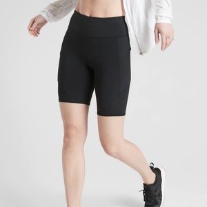 Athleta contender 9” biker shorts NWOT